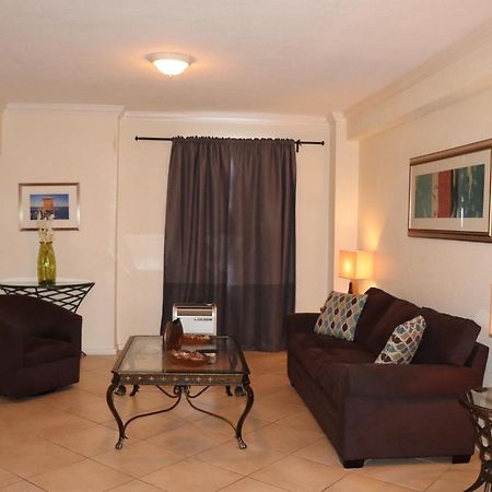 On Hollywood Beach - Affordable Two Bedrooms Sleeps 6 With Two Bathrooms Данія-Біч Екстер'єр фото
