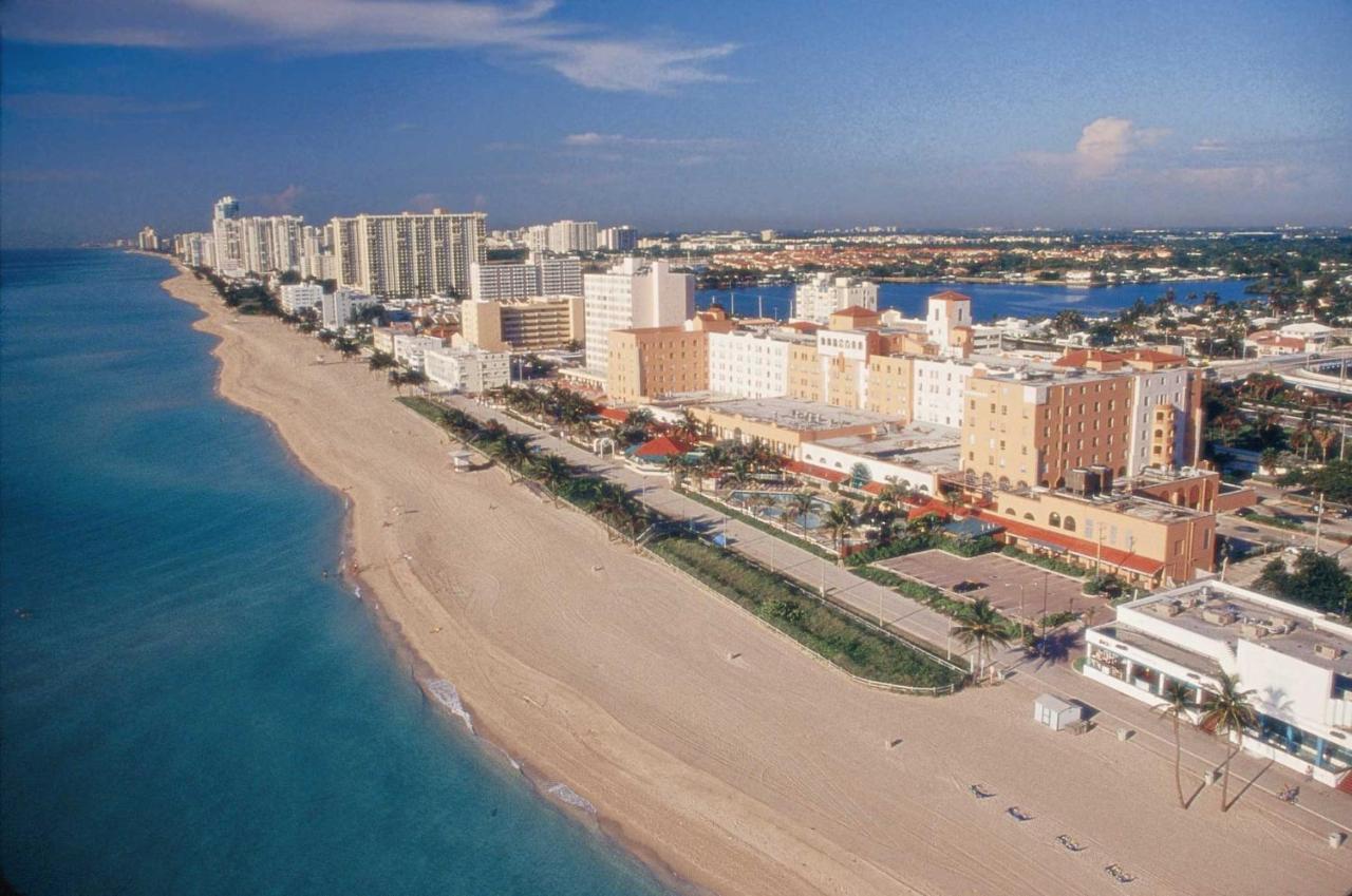 On Hollywood Beach - Affordable Two Bedrooms Sleeps 6 With Two Bathrooms Данія-Біч Екстер'єр фото
