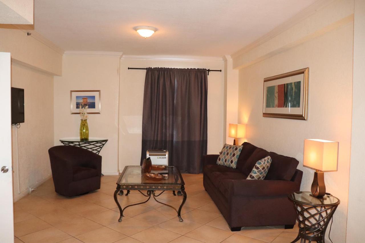 On Hollywood Beach - Affordable Two Bedrooms Sleeps 6 With Two Bathrooms Данія-Біч Екстер'єр фото