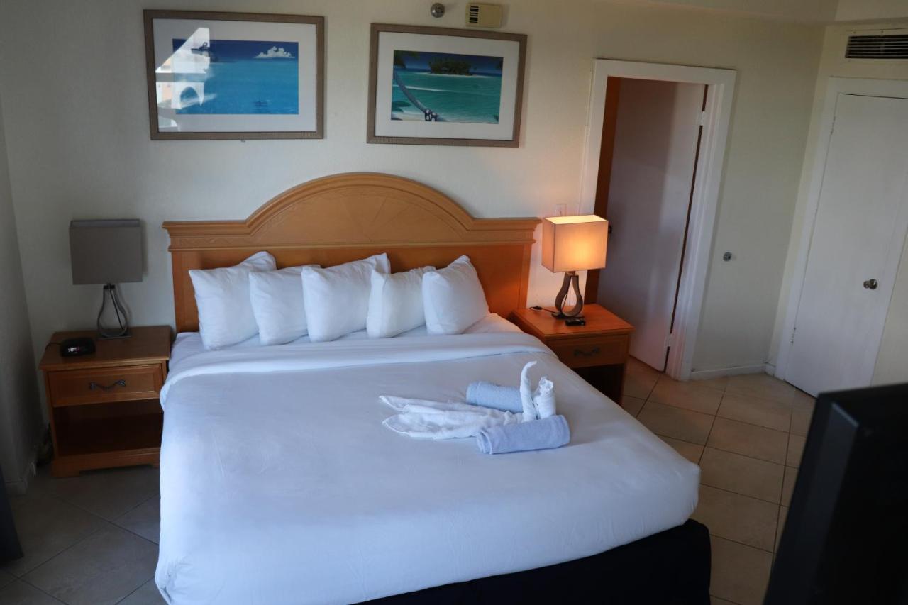 On Hollywood Beach - Affordable Two Bedrooms Sleeps 6 With Two Bathrooms Данія-Біч Екстер'єр фото