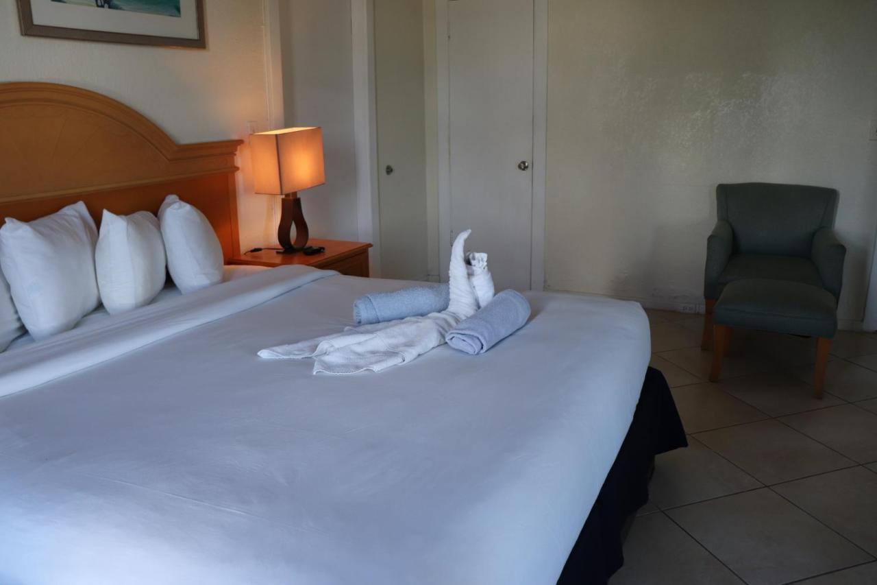 On Hollywood Beach - Affordable Two Bedrooms Sleeps 6 With Two Bathrooms Данія-Біч Екстер'єр фото